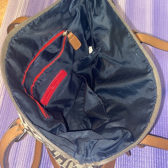 TOMMY HILFIGER PURSE - Picture 3 of 4